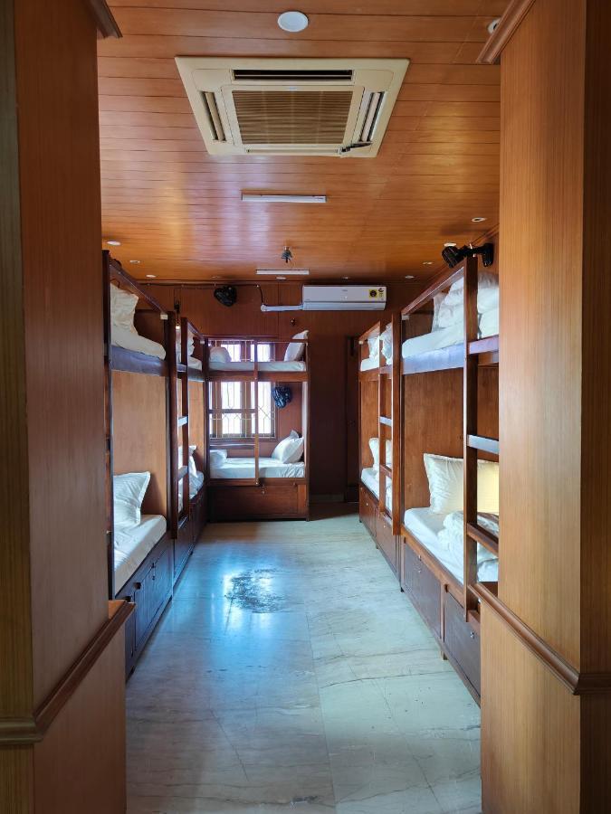 Unpack Hostel 蓬蒂切里 外观 照片