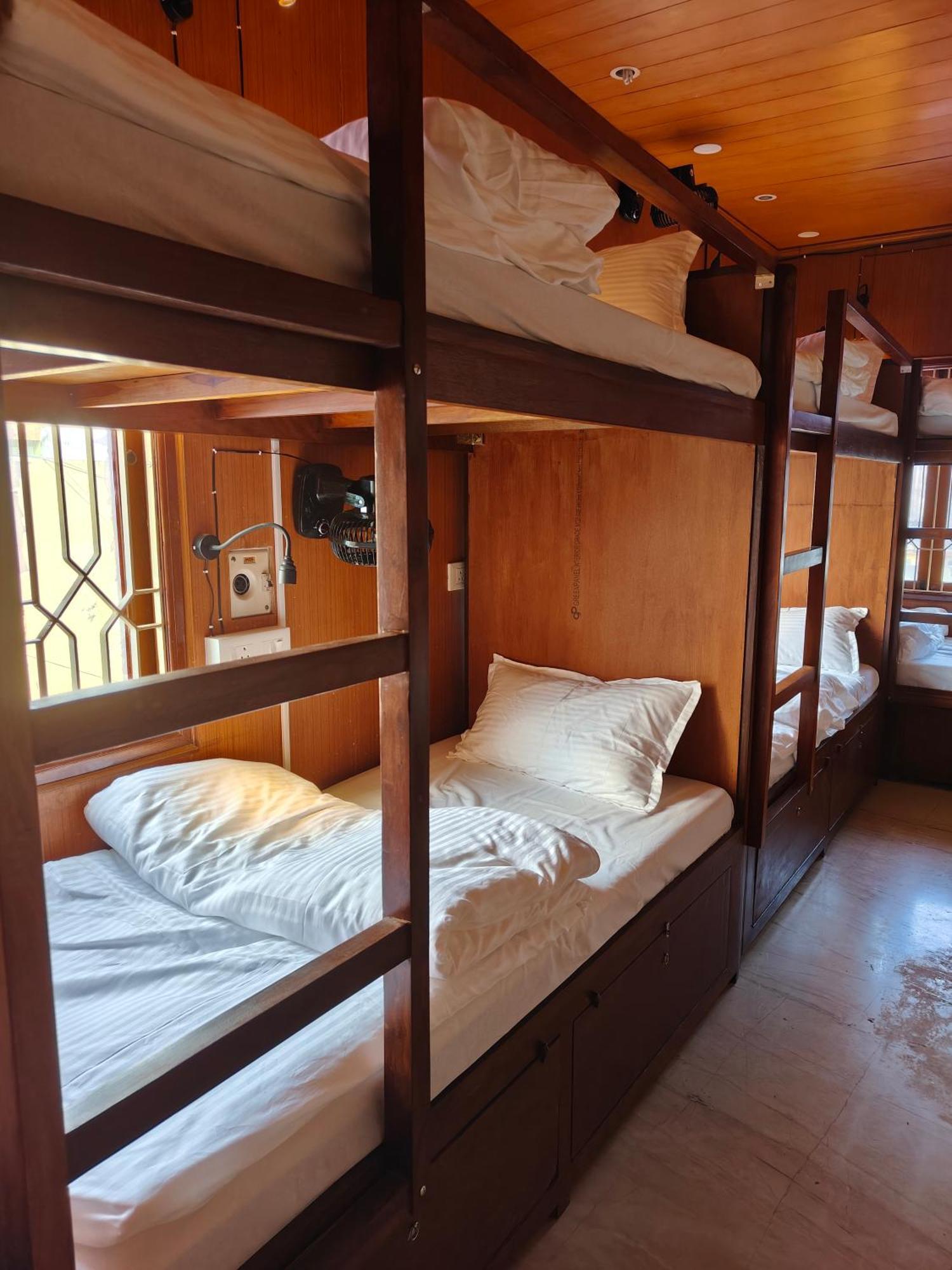 Unpack Hostel 蓬蒂切里 外观 照片